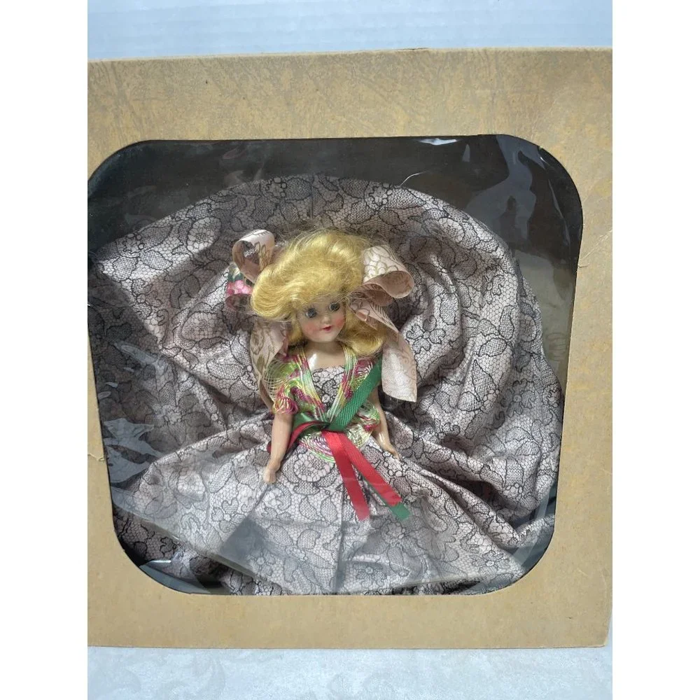 Vintage Continental Doll Sleepy eyes 8.5" Hard Plastic 1950's - Picture 4 of 4